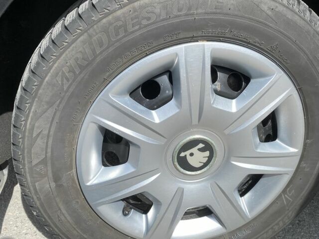 Черный Шкода Октавия, объемом двигателя 1.6 л и пробегом 237 тыс. км за 10900 $, фото 21 на Automoto.ua