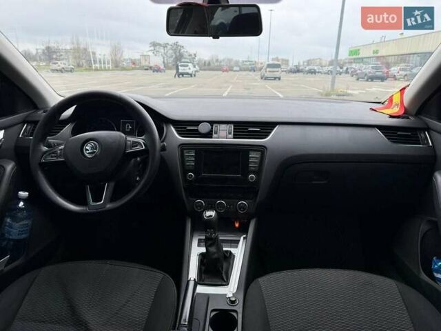 Черный Шкода Октавия, объемом двигателя 1.97 л и пробегом 226 тыс. км за 11500 $, фото 20 на Automoto.ua