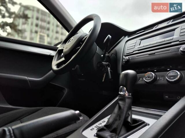 Черный Шкода Октавия, объемом двигателя 1.4 л и пробегом 252 тыс. км за 9990 $, фото 47 на Automoto.ua