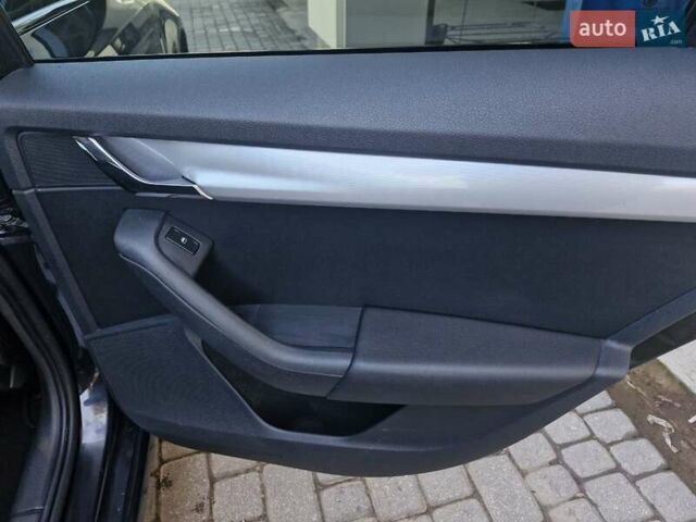 Черный Шкода Октавия, объемом двигателя 1.6 л и пробегом 255 тыс. км за 10499 $, фото 10 на Automoto.ua