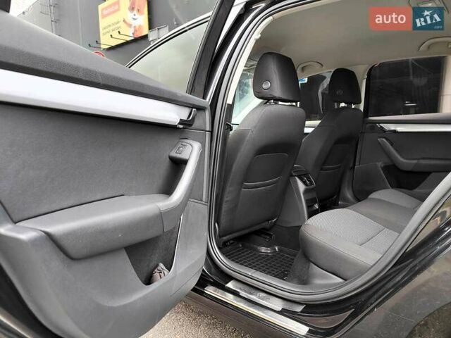 Черный Шкода Октавия, объемом двигателя 1.4 л и пробегом 252 тыс. км за 9990 $, фото 38 на Automoto.ua