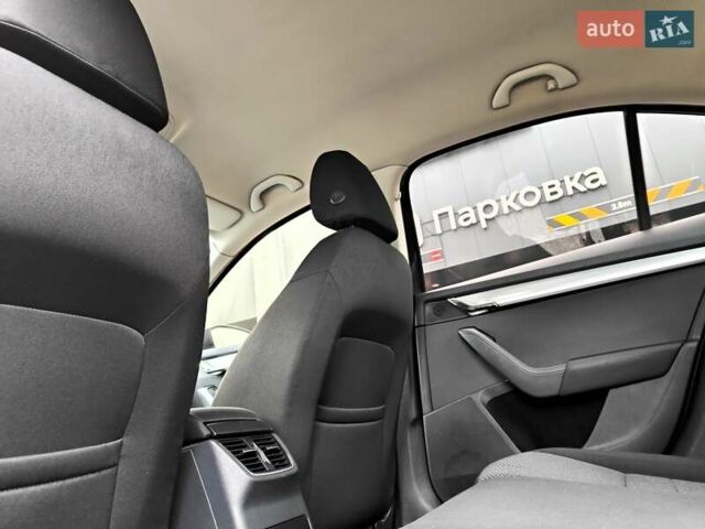 Черный Шкода Октавия, объемом двигателя 1.4 л и пробегом 252 тыс. км за 9990 $, фото 42 на Automoto.ua