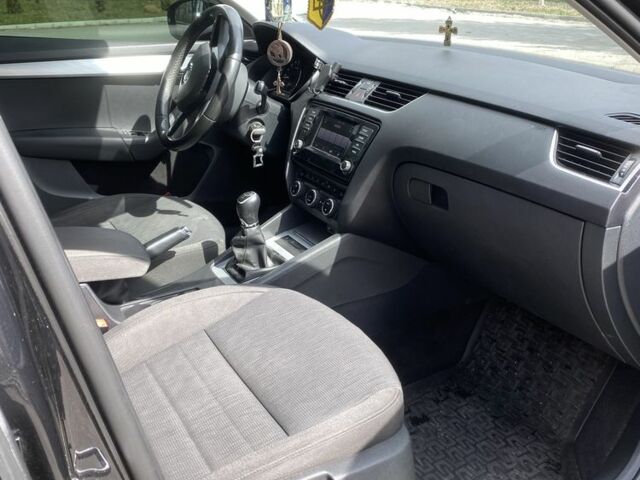 Черный Шкода Октавия, объемом двигателя 1.6 л и пробегом 237 тыс. км за 10900 $, фото 15 на Automoto.ua