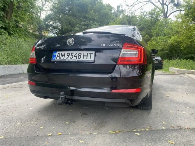 Черный Шкода Октавия, объемом двигателя 1.6 л и пробегом 237 тыс. км за 10900 $, фото 7 на Automoto.ua