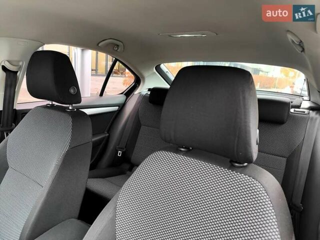 Черный Шкода Октавия, объемом двигателя 1.4 л и пробегом 252 тыс. км за 9990 $, фото 34 на Automoto.ua