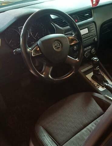 Черный Шкода Октавия, объемом двигателя 1.8 л и пробегом 261 тыс. км за 10750 $, фото 11 на Automoto.ua