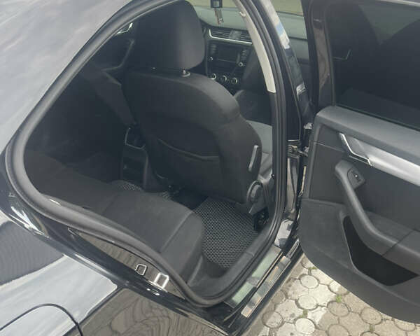 Черный Шкода Октавия, объемом двигателя 1.6 л и пробегом 311 тыс. км за 11000 $, фото 14 на Automoto.ua