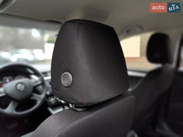 Чорний Шкода Октавія, об'ємом двигуна 1.4 л та пробігом 252 тис. км за 9990 $, фото 42 на Automoto.ua