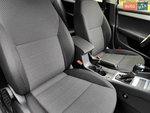 Черный Шкода Октавия, объемом двигателя 1.4 л и пробегом 252 тыс. км за 9990 $, фото 50 на Automoto.ua