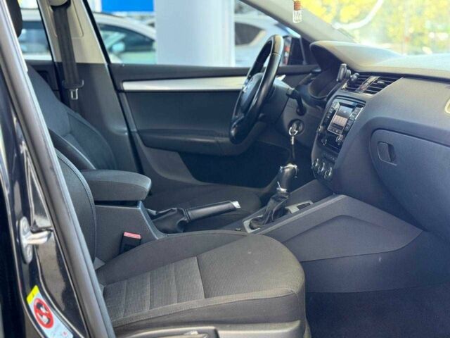 Чорний Шкода Октавія, об'ємом двигуна 2 л та пробігом 263 тис. км за 9900 $, фото 17 на Automoto.ua