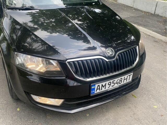 Черный Шкода Октавия, объемом двигателя 1.6 л и пробегом 237 тыс. км за 10900 $, фото 3 на Automoto.ua