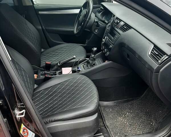 Чорний Шкода Октавія, об'ємом двигуна 1.6 л та пробігом 143 тис. км за 8000 $, фото 4 на Automoto.ua