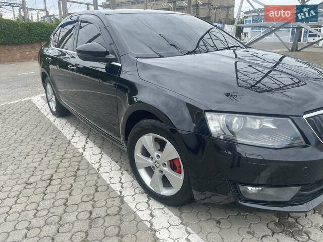 Черный Шкода Октавия, объемом двигателя 1.6 л и пробегом 311 тыс. км за 11000 $, фото 2 на Automoto.ua
