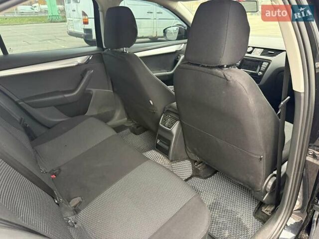 Черный Шкода Октавия, объемом двигателя 1.97 л и пробегом 226 тыс. км за 11500 $, фото 16 на Automoto.ua