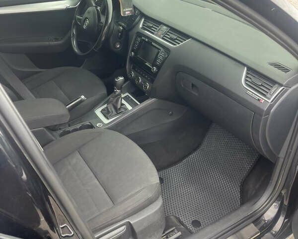 Черный Шкода Октавия, объемом двигателя 1.6 л и пробегом 311 тыс. км за 11000 $, фото 13 на Automoto.ua