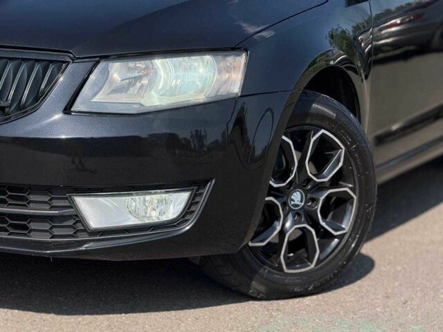 Черный Шкода Октавия, объемом двигателя 2 л и пробегом 238 тыс. км за 12500 $, фото 2 на Automoto.ua