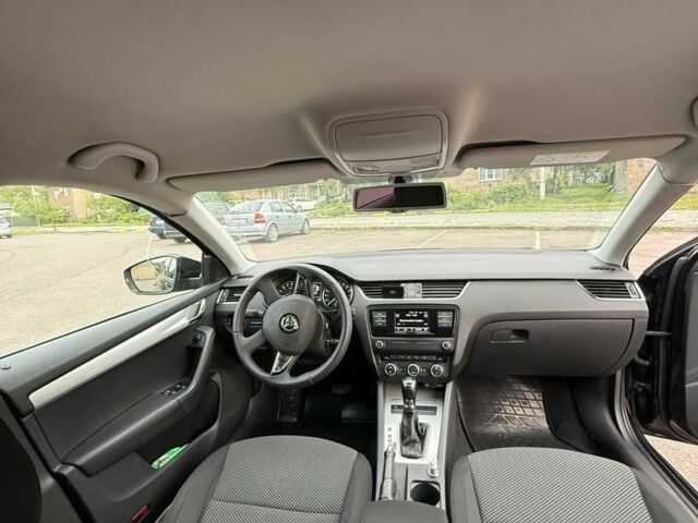 Черный Шкода Октавия, объемом двигателя 2 л и пробегом 272 тыс. км за 10000 $, фото 13 на Automoto.ua