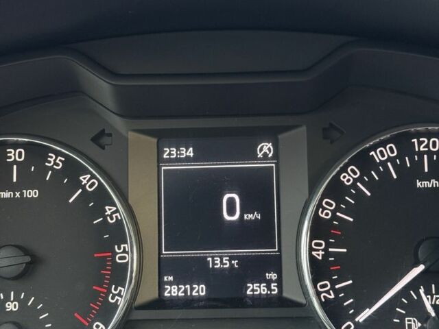 Черный Шкода Октавия, объемом двигателя 2 л и пробегом 272 тыс. км за 10000 $, фото 6 на Automoto.ua