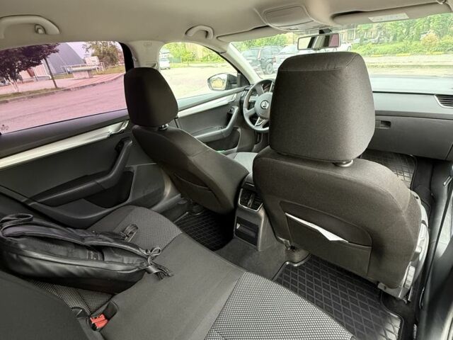 Черный Шкода Октавия, объемом двигателя 2 л и пробегом 272 тыс. км за 10000 $, фото 14 на Automoto.ua