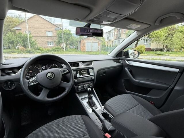 Черный Шкода Октавия, объемом двигателя 2 л и пробегом 272 тыс. км за 10000 $, фото 9 на Automoto.ua