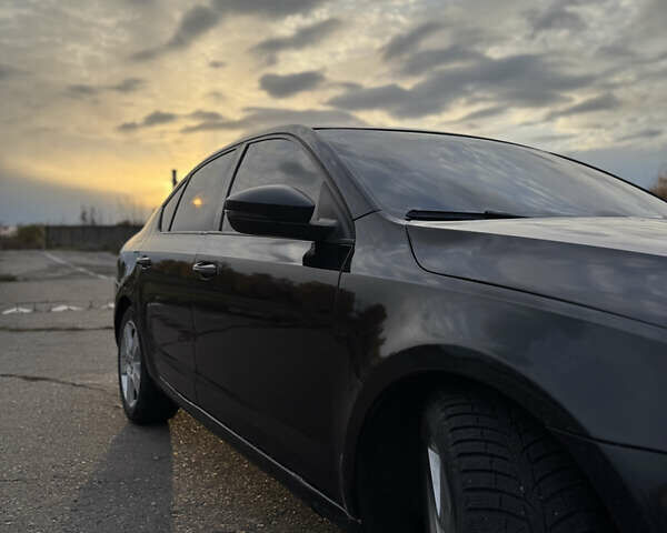 Шкода Октавія 2015 у Сумах на Automoto.ua Чорний Шкода Октавія, об'ємом двигуна 1.6 л та пробігом 258 тис. км за 8350 $, фото 11 на Automoto.ua