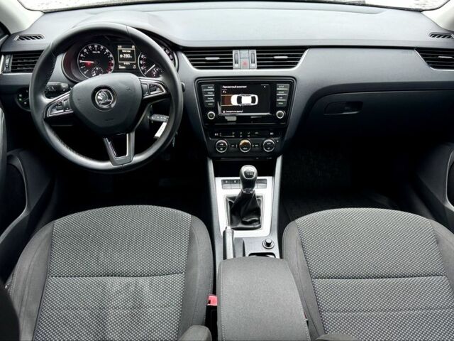 Черный Шкода Октавия, объемом двигателя 2 л и пробегом 255 тыс. км за 11399 $, фото 5 на Automoto.ua