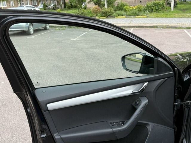 Черный Шкода Октавия, объемом двигателя 2 л и пробегом 272 тыс. км за 10000 $, фото 7 на Automoto.ua