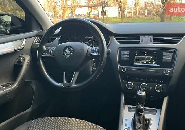 Черный Шкода Октавия, объемом двигателя 1.4 л и пробегом 319 тыс. км за 10700 $, фото 14 на Automoto.ua