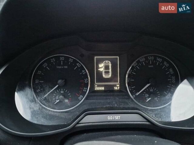 Черный Шкода Октавия, объемом двигателя 1.97 л и пробегом 250 тыс. км за 12500 $, фото 12 на Automoto.ua