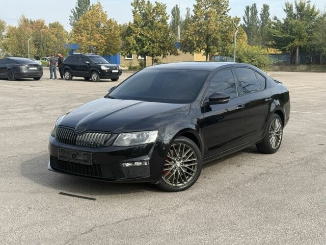Черный Шкода Октавия, объемом двигателя 2 л и пробегом 132 тыс. км за 17900 $, фото 1 на Automoto.ua