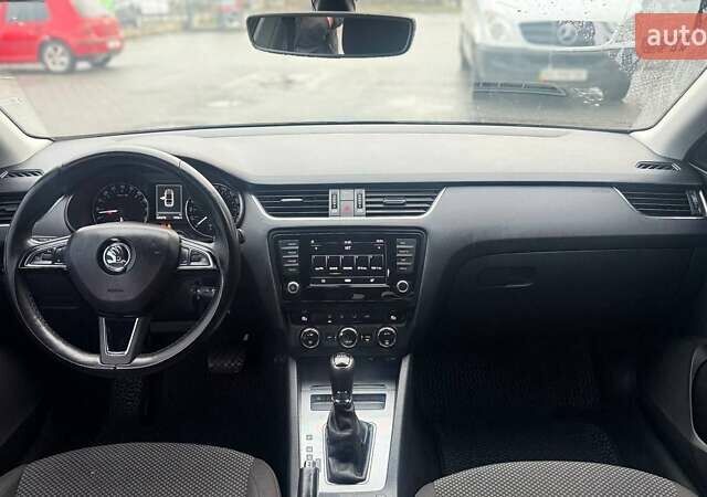 Чорний Шкода Октавія, об'ємом двигуна 1.6 л та пробігом 327 тис. км за 9900 $, фото 8 на Automoto.ua