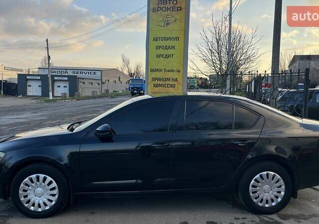 Черный Шкода Октавия, объемом двигателя 1.4 л и пробегом 319 тыс. км за 10700 $, фото 6 на Automoto.ua