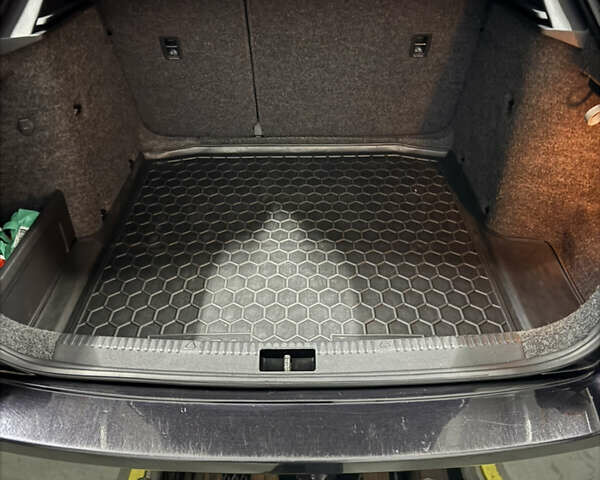 Черный Шкода Октавия, объемом двигателя 1.4 л и пробегом 154 тыс. км за 12200 $, фото 6 на Automoto.ua