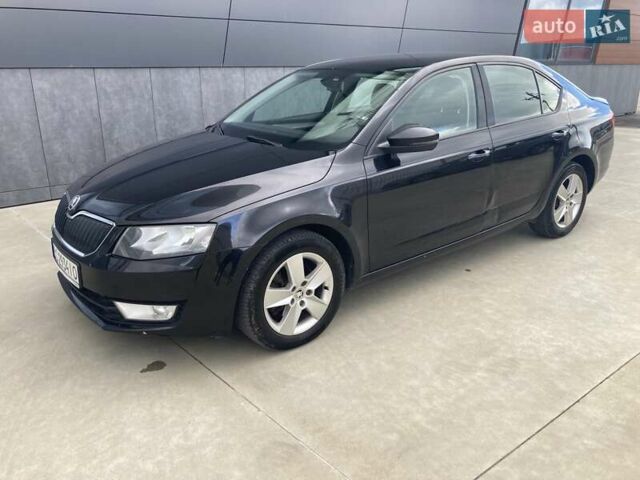 Черный Шкода Октавия, объемом двигателя 2 л и пробегом 294 тыс. км за 11800 $, фото 1 на Automoto.ua
