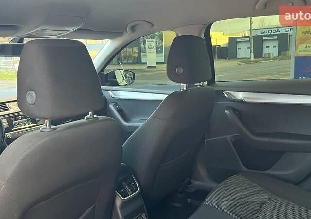 Черный Шкода Октавия, объемом двигателя 1.4 л и пробегом 319 тыс. км за 10700 $, фото 10 на Automoto.ua