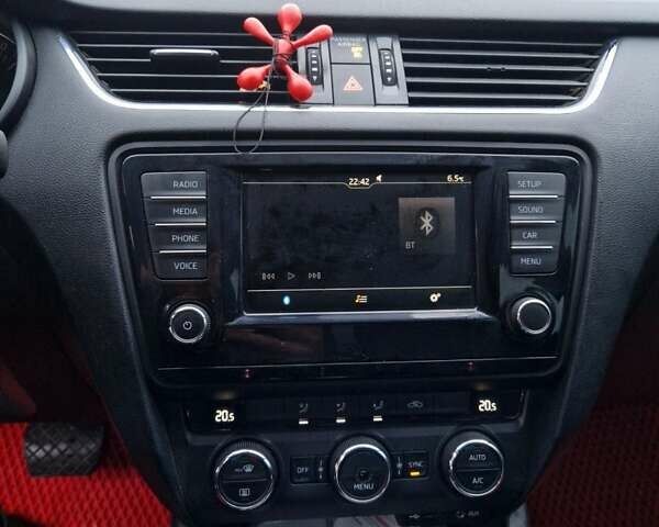 Черный Шкода Октавия, объемом двигателя 1.97 л и пробегом 250 тыс. км за 12500 $, фото 13 на Automoto.ua