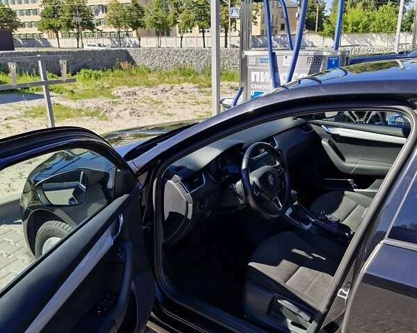 Черный Шкода Октавия, объемом двигателя 1.8 л и пробегом 282 тыс. км за 10900 $, фото 4 на Automoto.ua