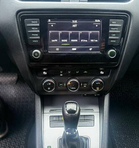 Чорний Шкода Октавія, об'ємом двигуна 1.6 л та пробігом 327 тис. км за 9900 $, фото 11 на Automoto.ua