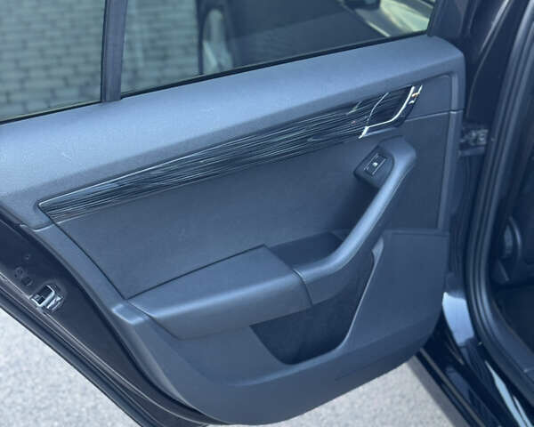 Черный Шкода Октавия, объемом двигателя 1.97 л и пробегом 205 тыс. км за 17200 $, фото 11 на Automoto.ua