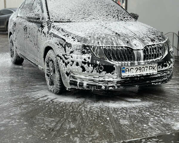Черный Шкода Октавия, объемом двигателя 1.6 л и пробегом 296 тыс. км за 10500 $, фото 10 на Automoto.ua