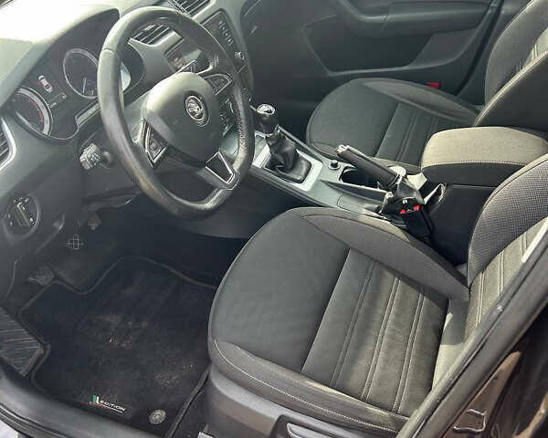 Шкода Октавія 2017 у Сумах на Automoto.ua Чорний Шкода Октавія, об'ємом двигуна 1.4 л та пробігом 124 тис. км за 13000 $, фото 6 на Automoto.ua