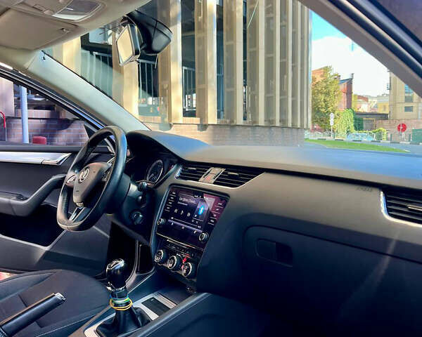 Шкода Октавия 2017 в Харькове на Automoto.ua Черный Шкода Октавия, объемом двигателя 1.8 л и пробегом 122 тыс. км за 15000 $, фото 7 на Automoto.ua