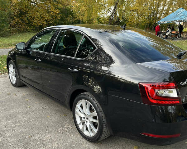 Чорний Шкода Октавія, об'ємом двигуна 1.6 л та пробігом 218 тис. км за 14500 $, фото 7 на Automoto.ua