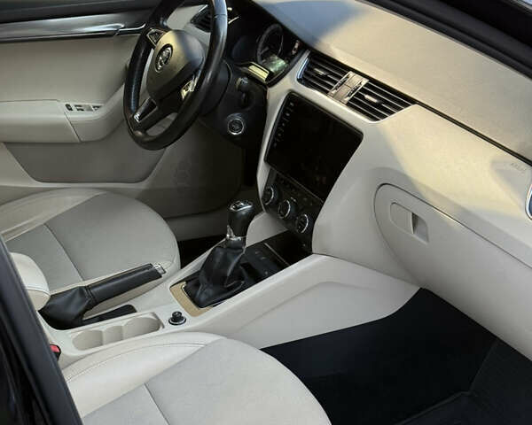 Чорний Шкода Октавія, об'ємом двигуна 1.6 л та пробігом 210 тис. км за 13900 $, фото 29 на Automoto.ua