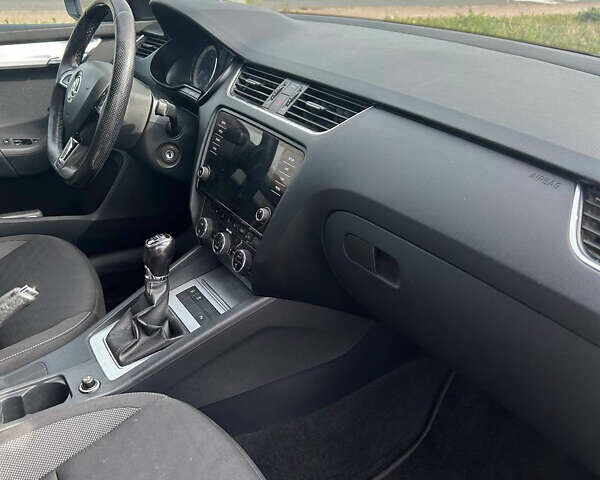 Шкода Октавія 2017 у Сумах на Automoto.ua Чорний Шкода Октавія, об'ємом двигуна 1.4 л та пробігом 124 тис. км за 13000 $, фото 4 на Automoto.ua