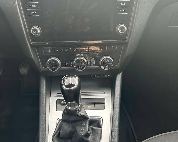 Шкода Октавія 2017 у Сумах на Automoto.ua Чорний Шкода Октавія, об'ємом двигуна 1.4 л та пробігом 124 тис. км за 13000 $, фото 9 на Automoto.ua