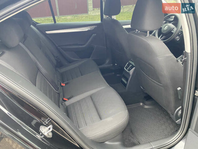 Черный Шкода Октавия, объемом двигателя 1.6 л и пробегом 269 тыс. км за 14200 $, фото 15 на Automoto.ua