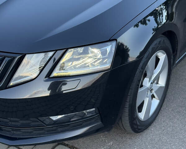 Черный Шкода Октавия, объемом двигателя 1.97 л и пробегом 205 тыс. км за 17200 $, фото 1 на Automoto.ua