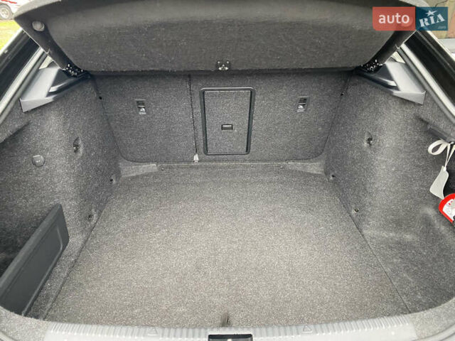 Черный Шкода Октавия, объемом двигателя 1.6 л и пробегом 269 тыс. км за 14200 $, фото 14 на Automoto.ua