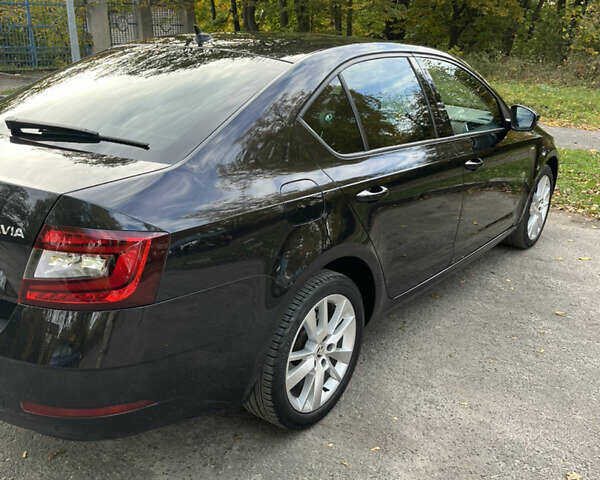 Чорний Шкода Октавія, об'ємом двигуна 1.6 л та пробігом 218 тис. км за 14500 $, фото 5 на Automoto.ua